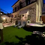 게스트하우스 Casa Carmelo 3*